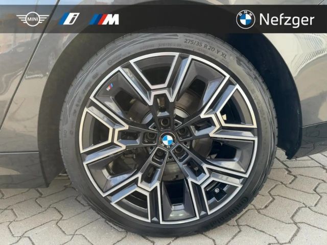 BMW 520 520d M-Sport Sedan