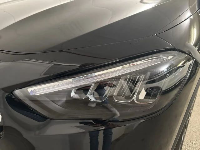 Mercedes-Benz GLA 200 4MATIC GLA 200 d