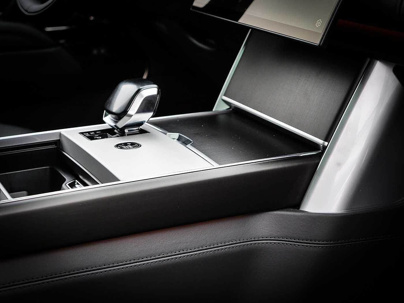 Land Rover Range Rover P615 SV