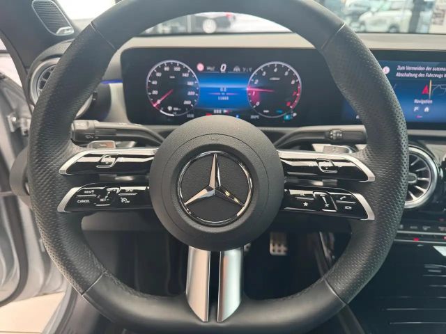 Mercedes-Benz CLA 200 AMG Line Coupé