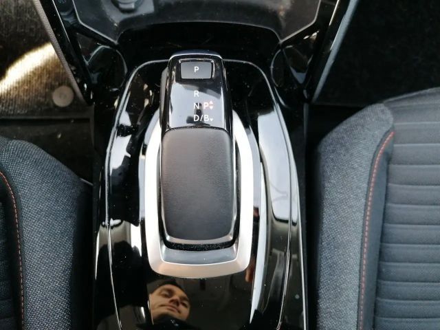Peugeot E-2008 Active Pack