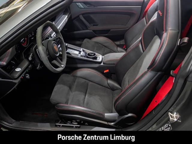 Porsche 992 4 Coupé GTS Targa