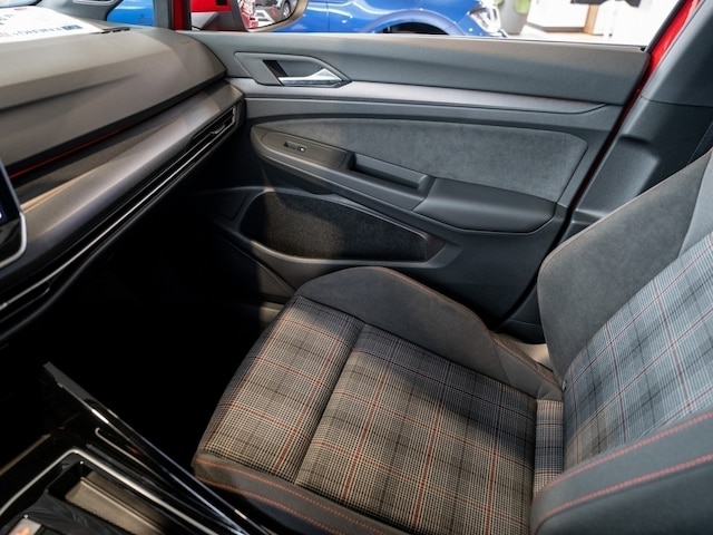 Volkswagen Golf 2.0 TSI DSG
