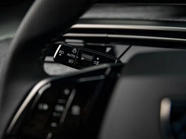 Peugeot 3008 Directiewagen/Massage/HiFi Focal/Pano/Trekh./El...