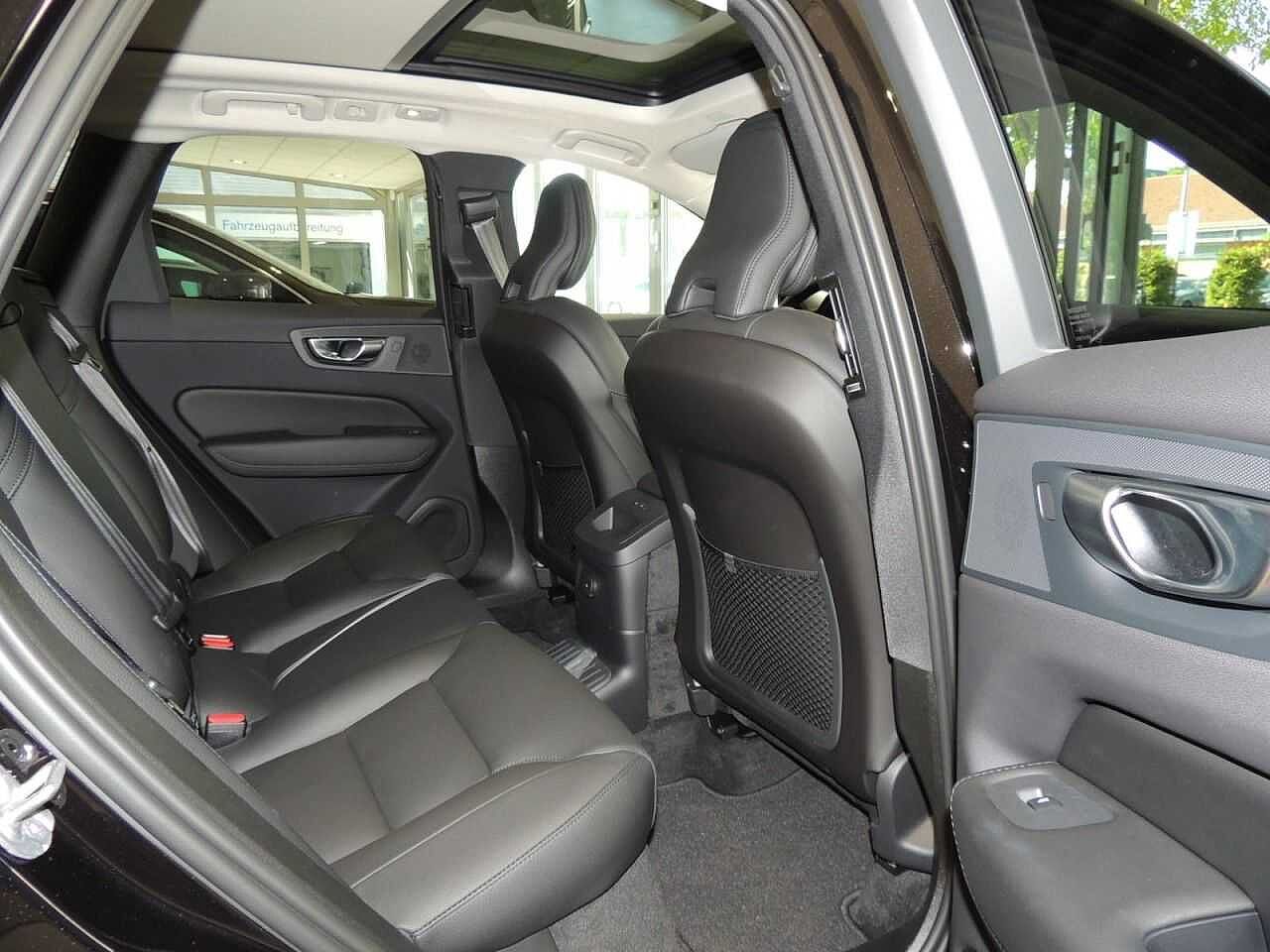 Volvo XC60 AWD Dark Plus Recharge T6