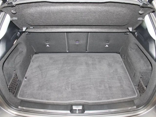 Mercedes-Benz B 180 Progressive