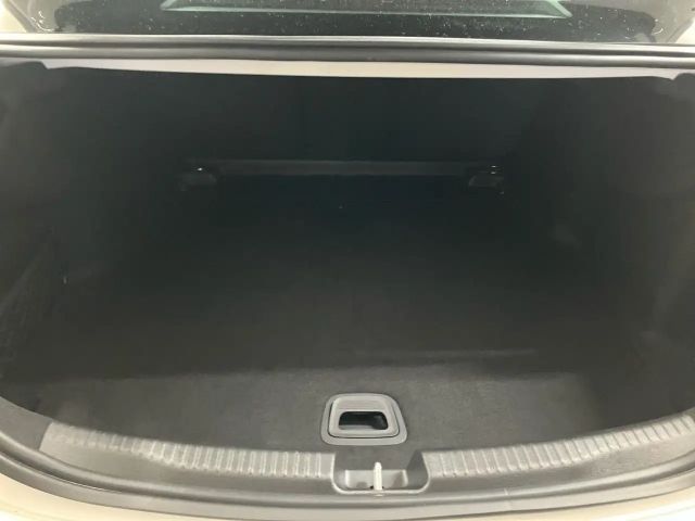 Mercedes-Benz C 180 Sedan