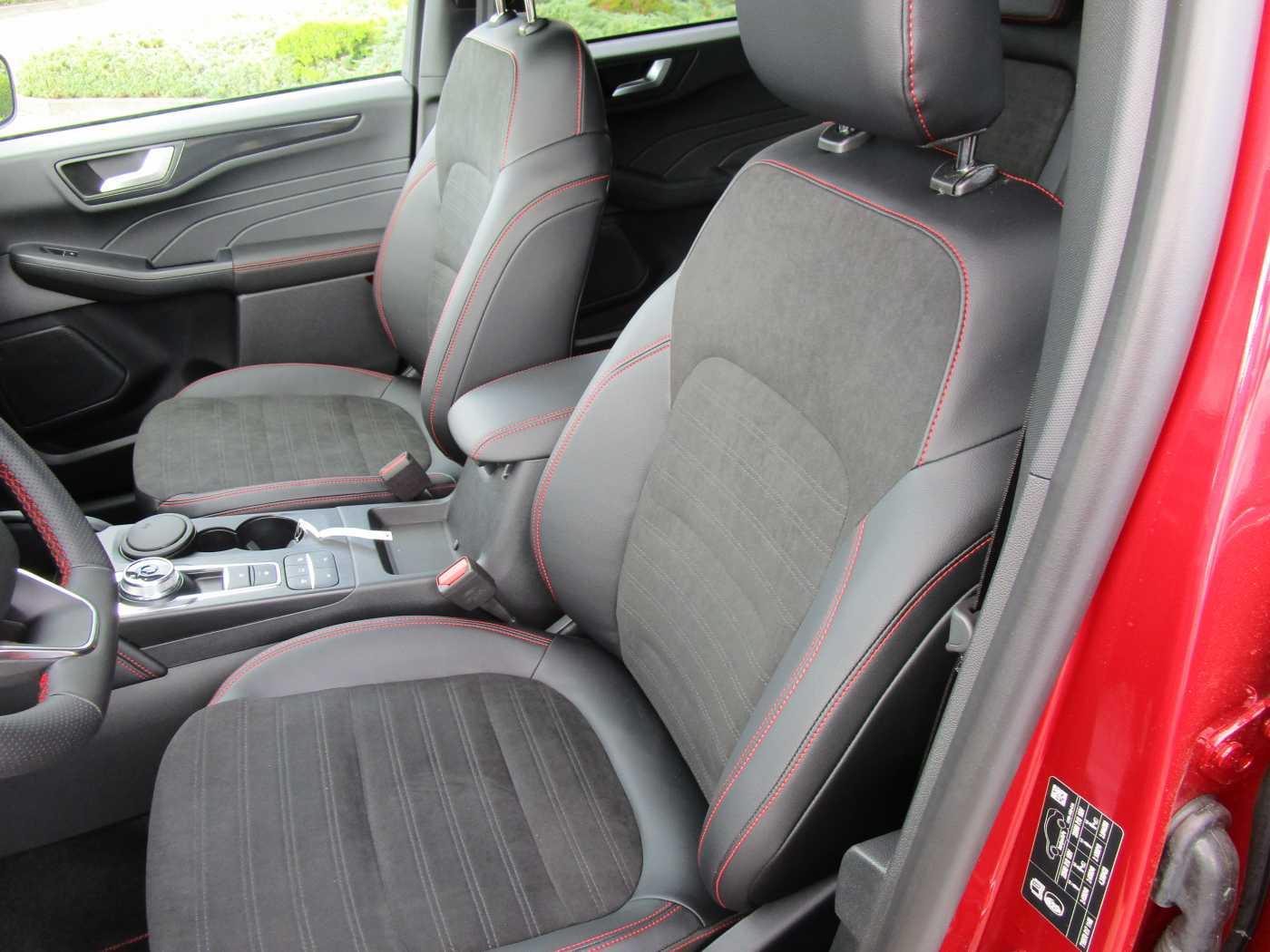 Ford Kuga Plug in Hybrid ST Line X