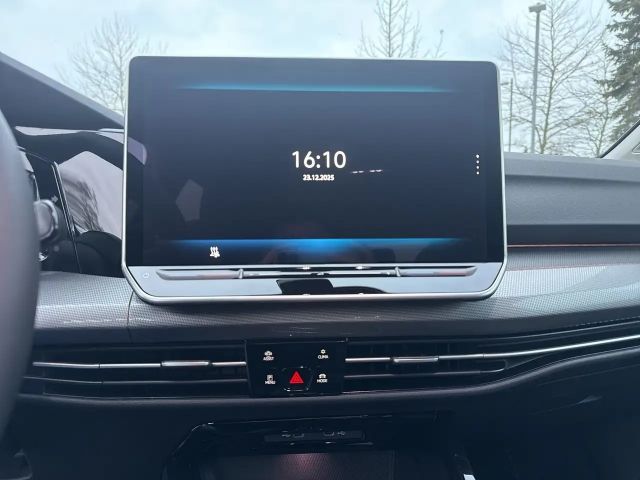 Volkswagen Golf Style