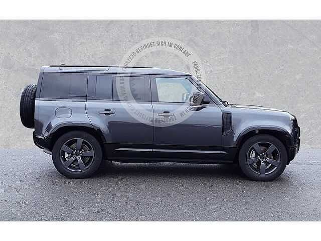 Land Rover Defender 110 Dynamic SE