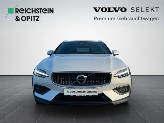 Volvo V60 Cross Country AWD Plus