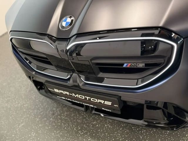 BMW M5 M5*GLASDACH*360°*HUD*MEMORY*B&W*AHK*GARANTIE*VOLL*