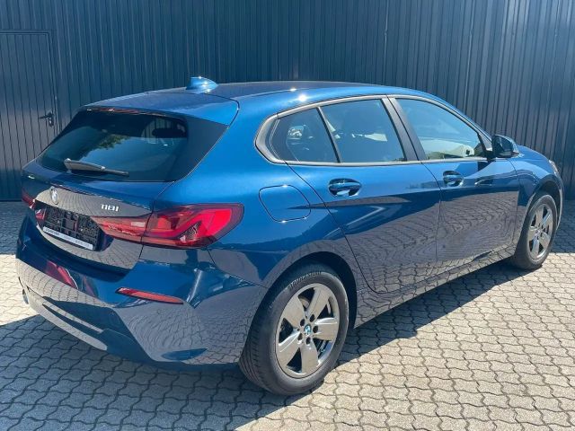 BMW 118 118i 5-deurs Sedan