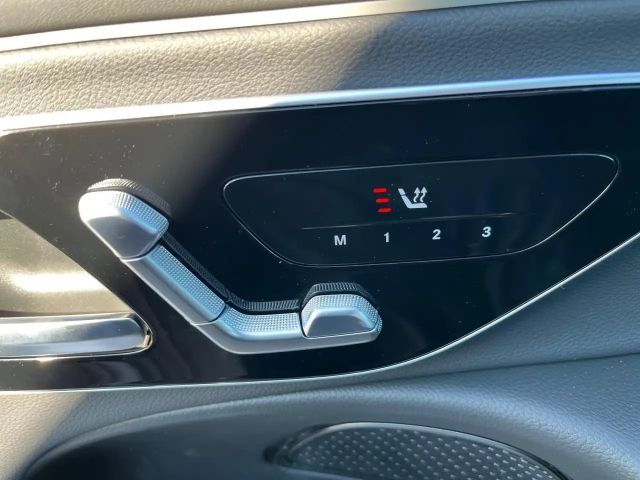 Mercedes-Benz E 200 AMG Line Sedan