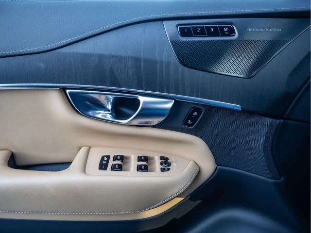 Volvo XC90 AWD Dark Plus T8