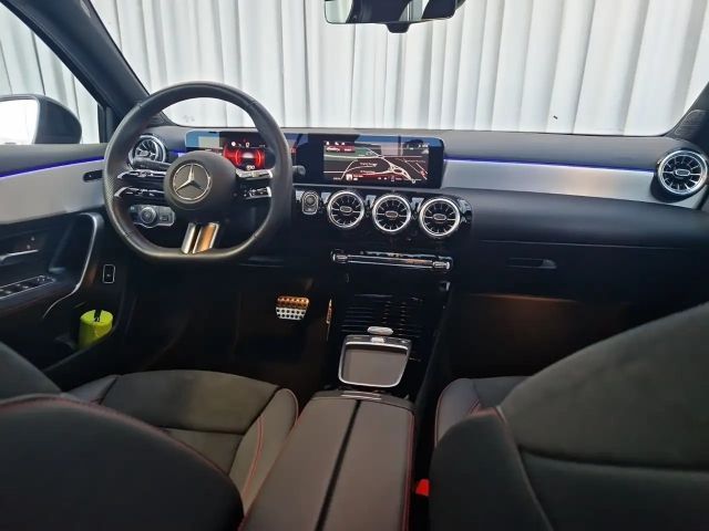 Mercedes-Benz A 180 AMG Line