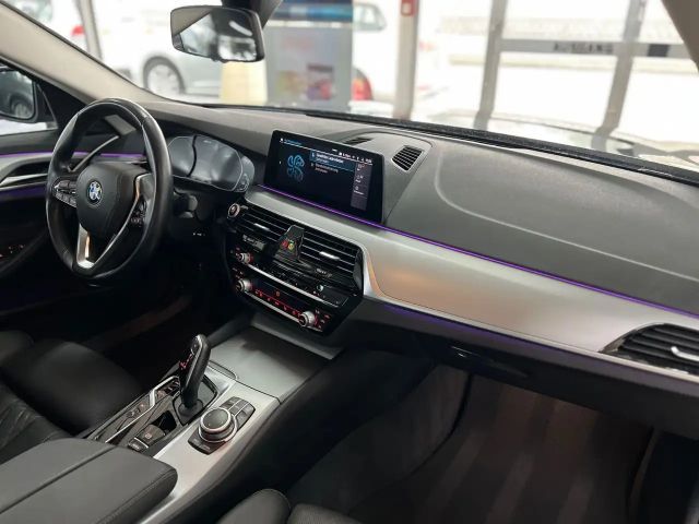BMW 530 530e Sedan