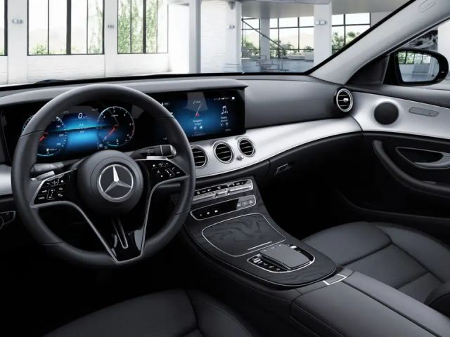Mercedes-Benz E 220 E 220 d Sedan