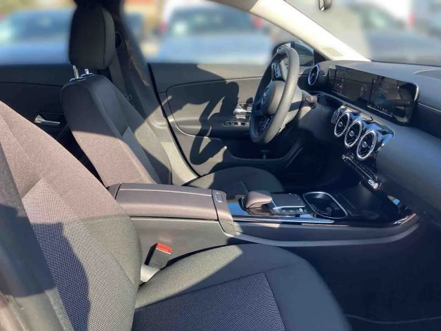 Mercedes-Benz CLA 200 CLA 200 d Shooting Brake