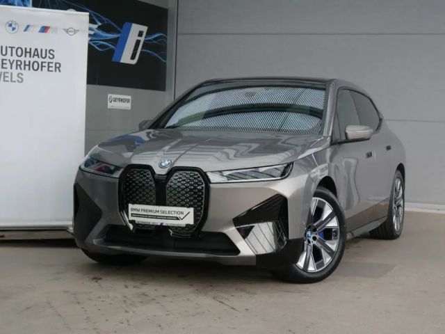 BMW iX xDrive40