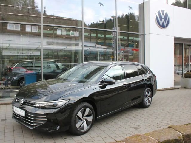 Volkswagen Passat 1.5 eTSI Business DSG Variant