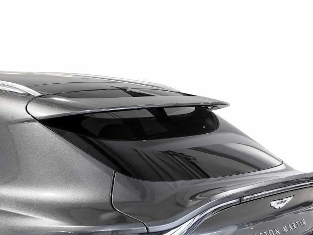 Aston Martin DBX - Magnetic Silver -