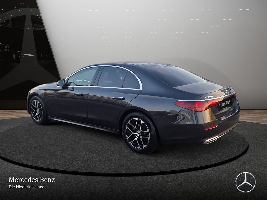 Mercedes-Benz E 200 AVANTGARDE Sedan