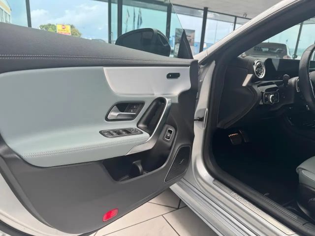 Mercedes-Benz CLA 200 AMG Line Coupé