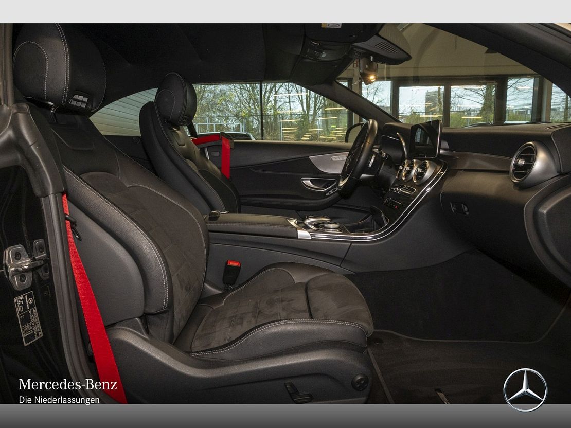 Mercedes-Benz C 200 AMG Line Cabriolet