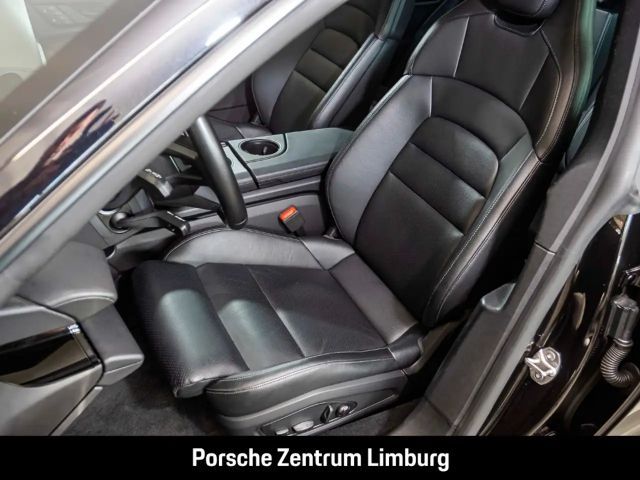 Porsche Taycan 4 Cross Turismo