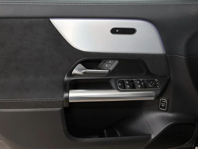 Mercedes-Benz GLA 200 AMG Line