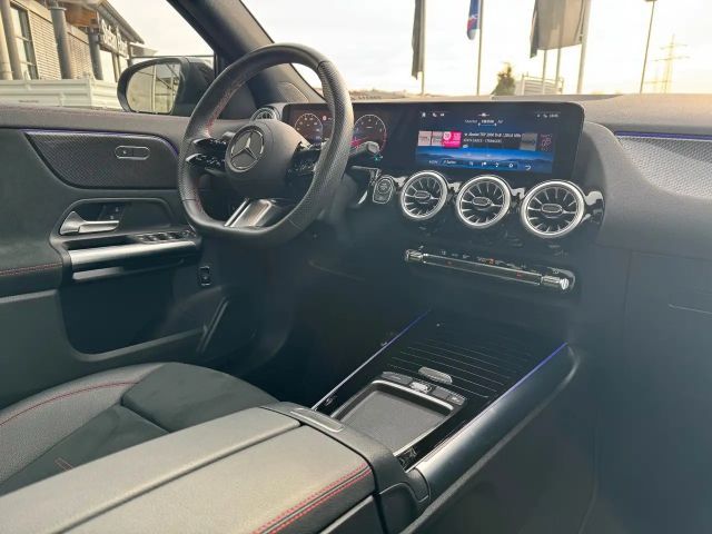 Mercedes-Benz GLA 200 AMG Line