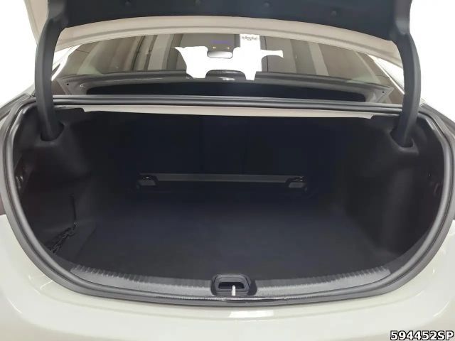 Mercedes-Benz C 180 AVANTGARDE Sedan