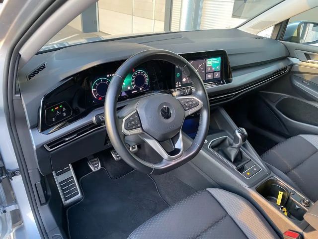 Volkswagen Golf 8 Limo Sondermodell*Active*116TDI,AHV,LED,ACC,Navi