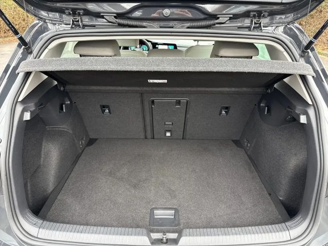 Volkswagen Golf 1.5 eTSI DSG Golf VIII Life