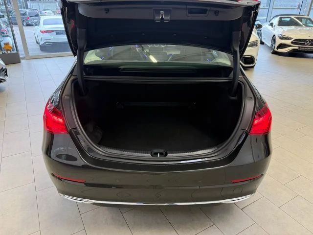 Mercedes-Benz C 180 AVANTGARDE Sedan