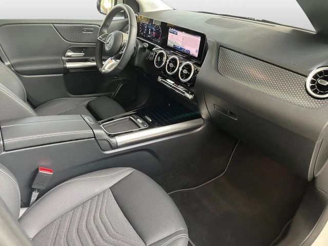 Mercedes-Benz B 200 Progressive Sedan