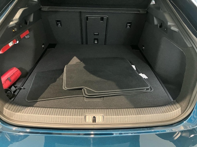 Volkswagen ID.7 340PS 4M NP.80T ACC.5J-G.WÄRMEPUMPE.AHK.AREA-VIEW.NAVI.HARMAN.HUD.LED