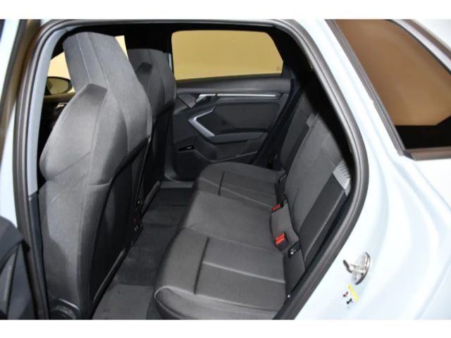 Audi A3 30 TFSI Business Sedan