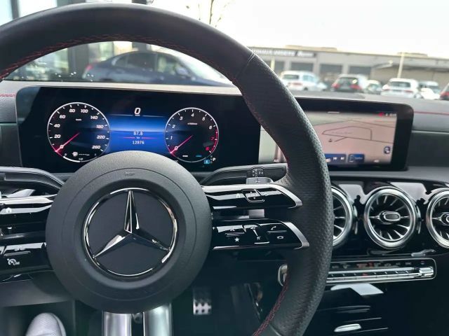 Mercedes-Benz CLA 200 AMG Line Coupé Premium