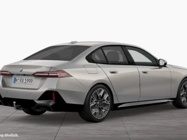 BMW 520 520d M-Sport Sedan