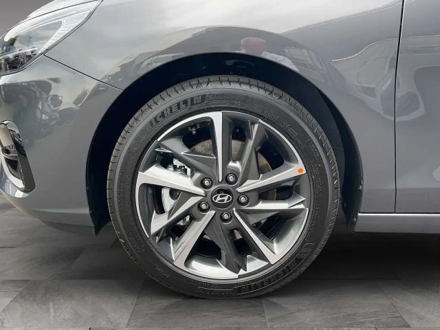 Hyundai i30 Advantage Hybrid T-GDi