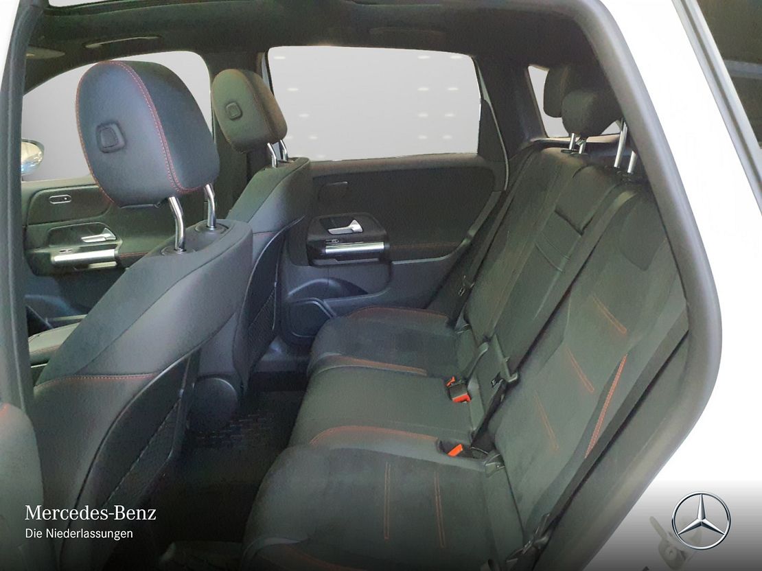 Mercedes-Benz B 200 Sedan