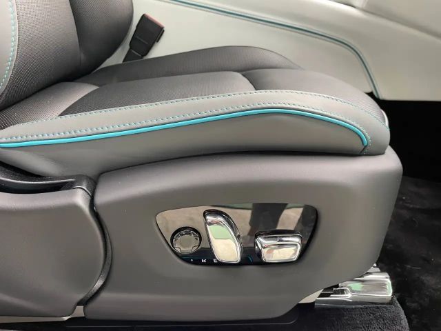 Rolls-Royce Spectre Black Badge - Bespoke/Starlight/Carbon