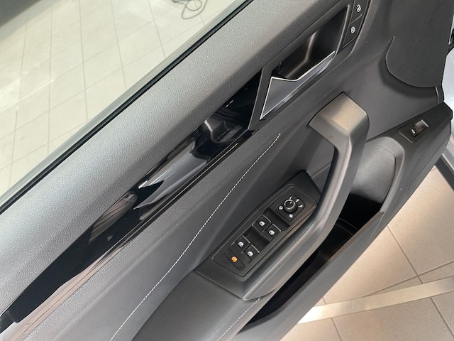 Volkswagen T-Roc 1.5 TSI DSG R-Line