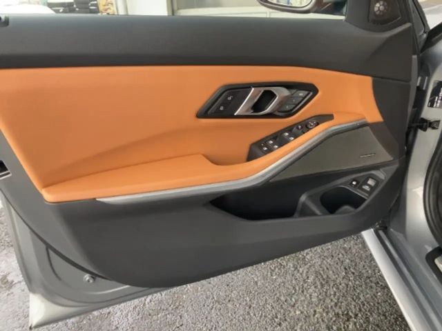 BMW 330 330e M-Sport xDrive