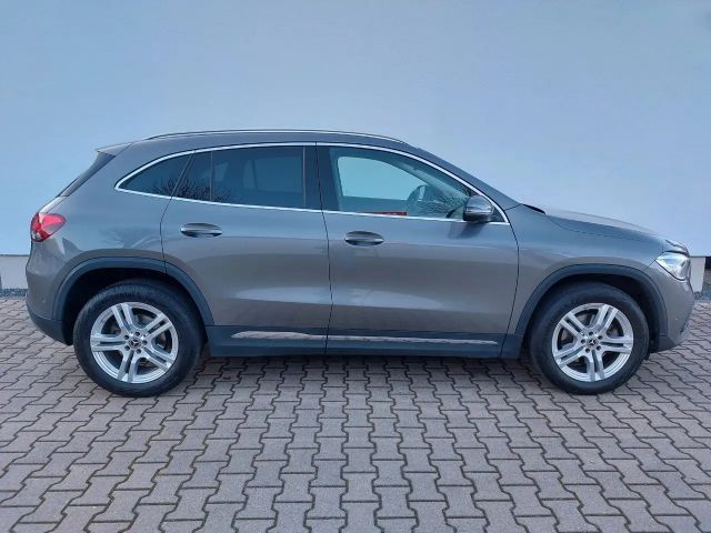 Mercedes-Benz GLA 200 Autom. LED AHK Widescreen