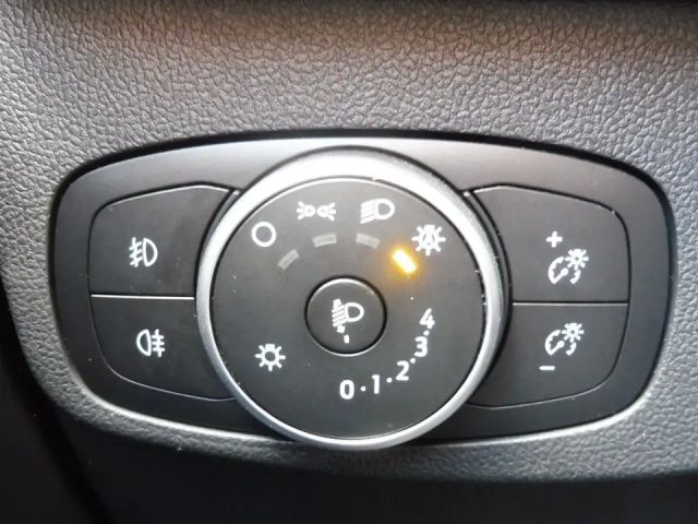 Ford Focus Cool & Connect