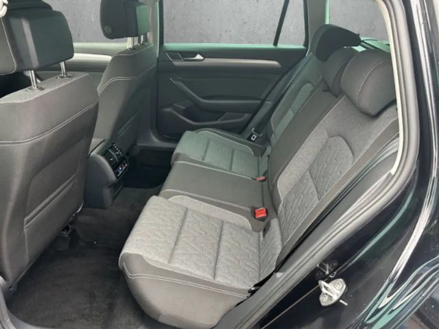 Volkswagen Passat 1.5 TSI Business DSG Variant