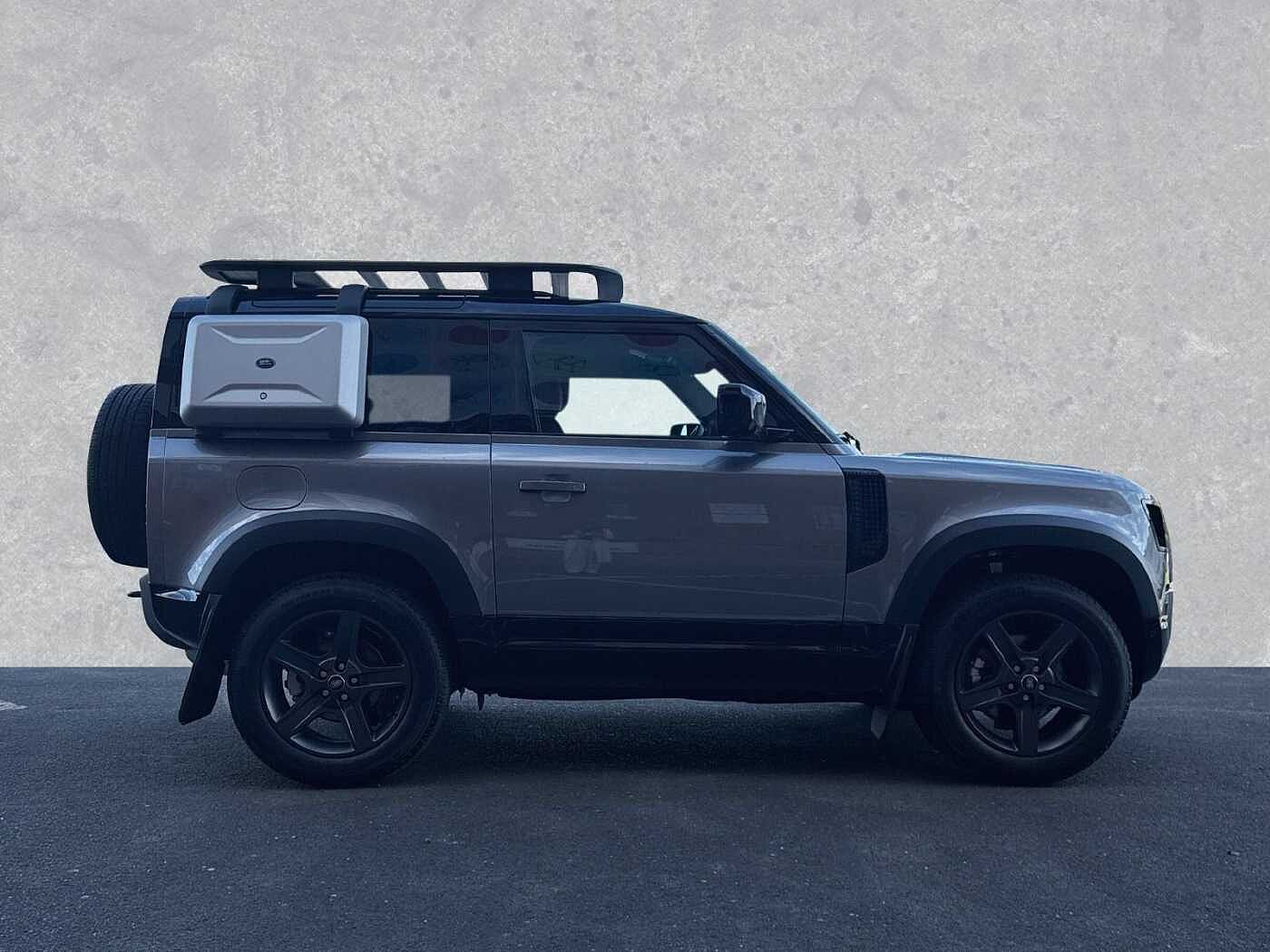 Land Rover Defender 90 Dynamic SE